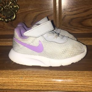 Toddler nike rosche ONLY WORE ONCE 😭 Size 5